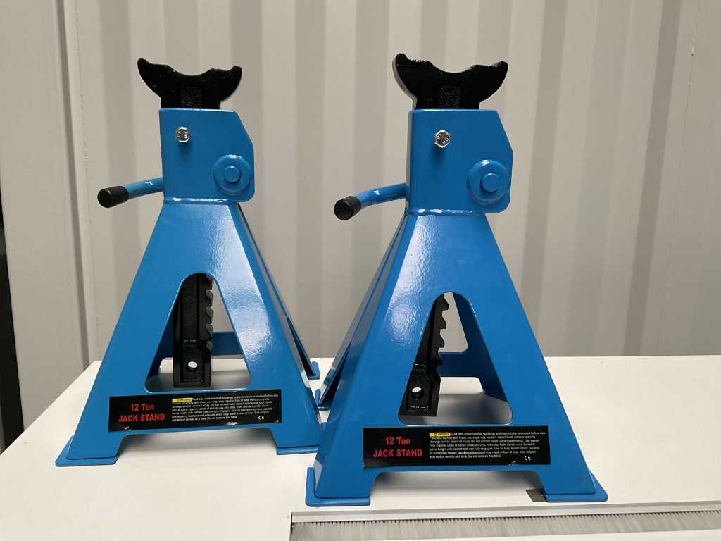 Axle supports (2x)