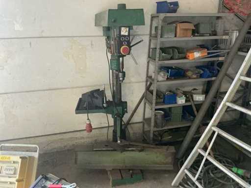 Braune Säulenbohrmaschine