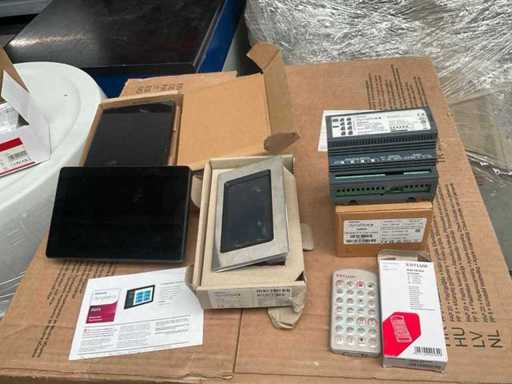 Schermi touch Dynalite (3x)