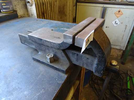 Bench vise 175mm