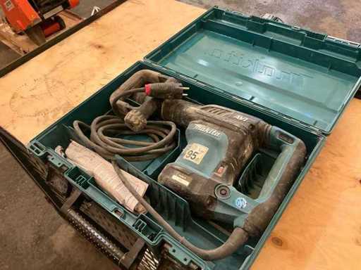MAKITA HM0871C demolition hammer