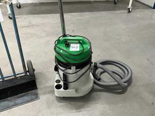 Hitachi WDE 1200M Industrial Vacuum Cleaner