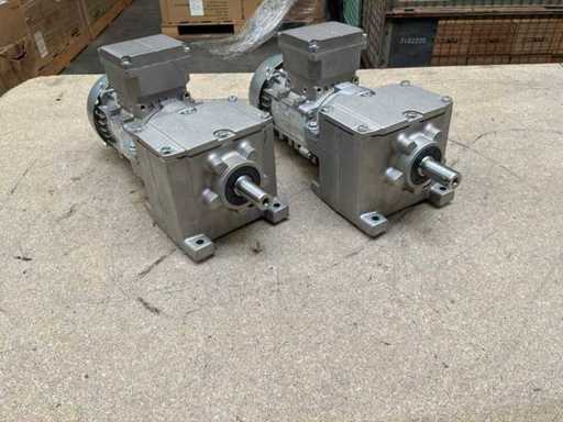 Lenze G500-H100 Motorreductor (2x)