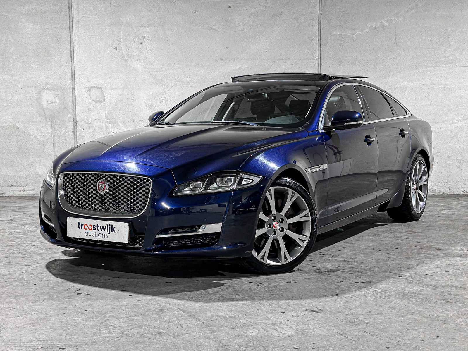 Jaguar XJ 3.0 D Premium Luxury 300hp 2016, RV-612-X