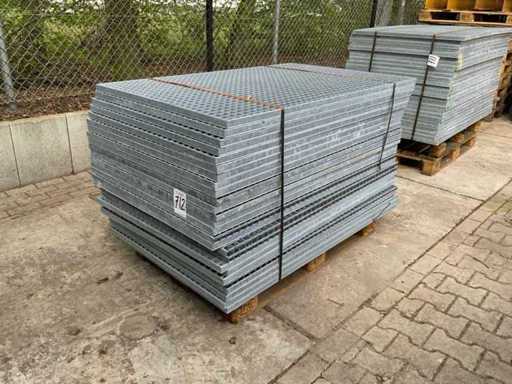 Steel slatted floor 1400x880mm (26x)