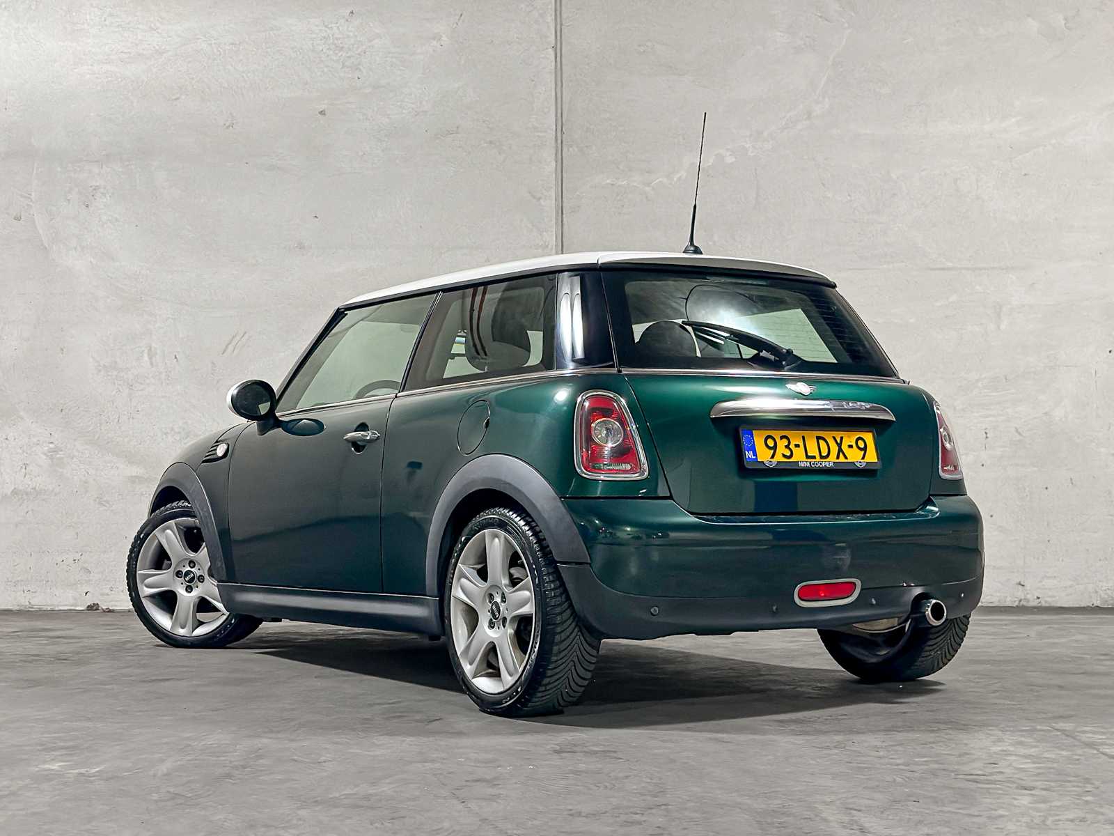 Mini 3-Deurs 1.6 Cooper 120pk 2008, 93-LDX-9