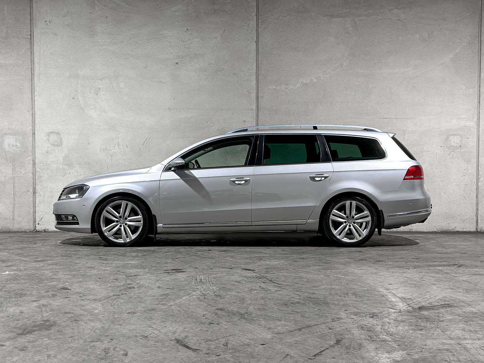 Volkswagen Passat Variant 1.8 TSI Highline 160pk 2011 (Origineel-NL), 71-RPV-9