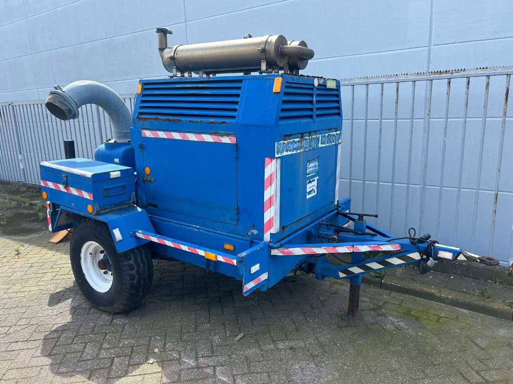 Mobile water pump