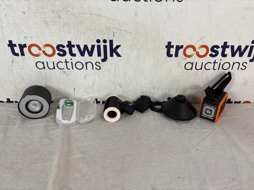 Medisana FTN – Thermometer | Philips-Phase – Oberflächenmontierter Scheinwerfer | Dyson – Staubsaugerzubehör | Xtorm – Powerbank | Xtorm – Taschenlampe