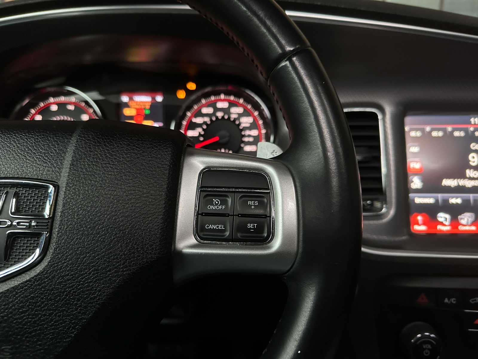 Dodge Charger RT HEMI 5.7 V8 375pk 2013