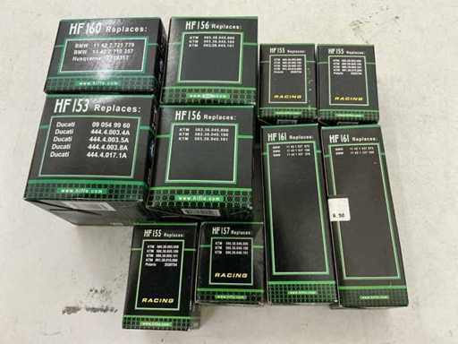 Lotti vari inclusi filtri dell'olio Moto