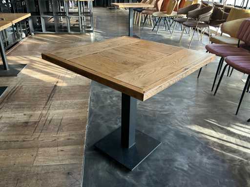 Restaurant table (2x)