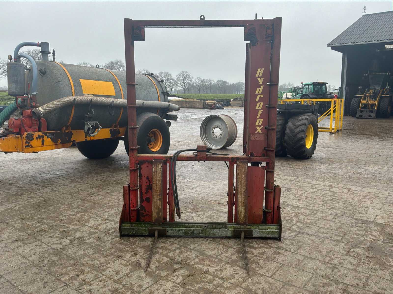 Strautmann Hydrofox bale picker