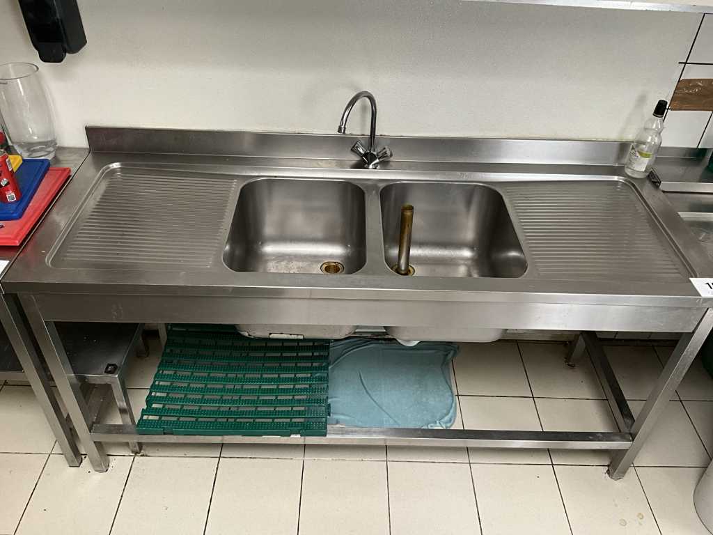 Stainless steel sink with 2 sinks