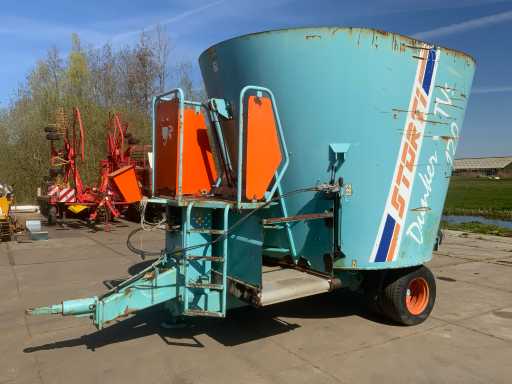 2004 Storti Dunker TVs 120 Feed mixer