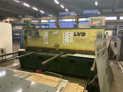 1983 LVD MVN 31/8 MNC CNC Guillotineschaar