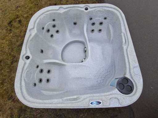 Dreammaker 5 person Jacuzzi and outdoor spa
