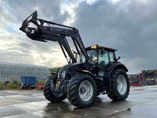 2014 Valtra N123 unlimited Tracteur agricole à traction intégrale avec chargeur frontal