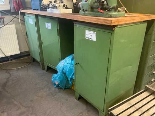 Workshop cabinets, with contents (3x)