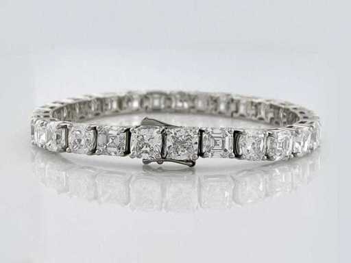 14 KT witgouden armband met 30,61 cts laboratoriumgekweekte diamant