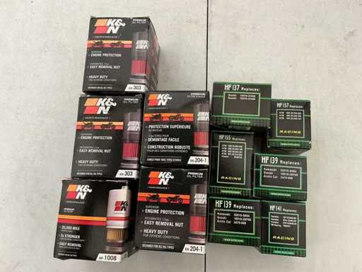 Lotti vari inclusi filtri dell'olio Moto