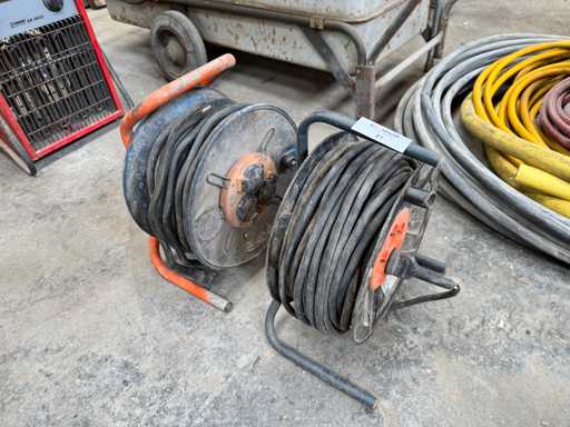 Verlengkabelhaspels en -snoer (2x)