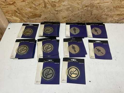 Door plates with symbol (30x)