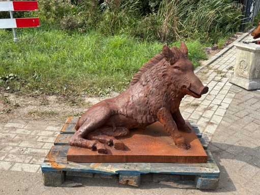 Mistre? a?ezat din font? de 1 metru l??ime