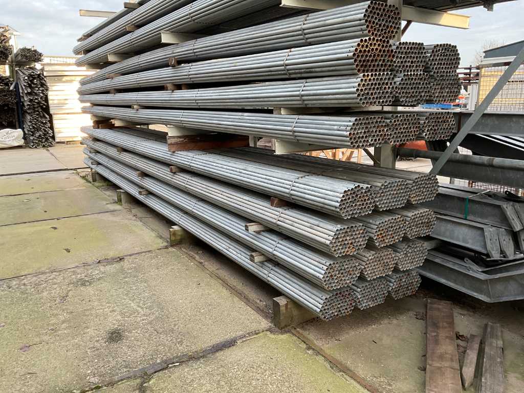 Steel pipes (65x)