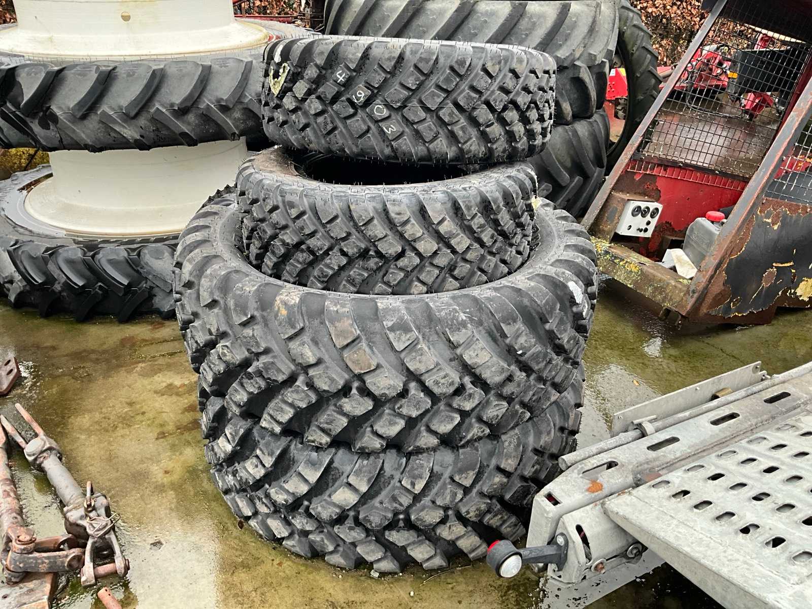 Galaxy Set demo grass tires