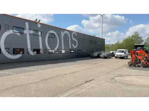 c8468578-f6a8-403d-bd53-bb8afb2d2cb8.mp4