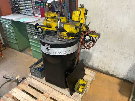 1988 Rivelica Newform 275 Gereedschap Slijpmachine