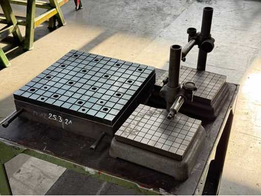   Grid clamping plate + measuring tables