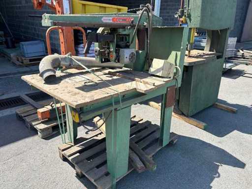 Radial arm sawing machine