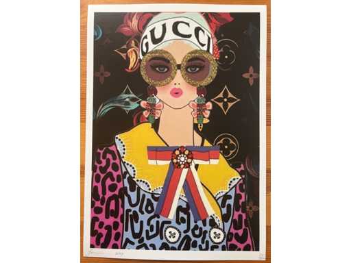 DEATH NYC : Stylish Woman 74/100