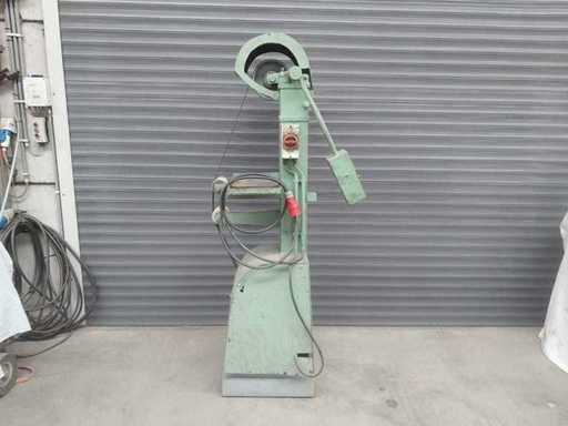Belt sander vertical