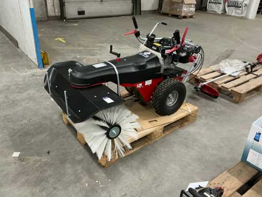 2023 Limpar 104 PRO Sweeper