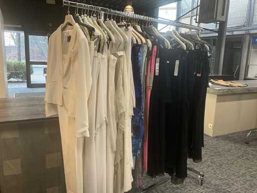 Linea Raffaelli Partij diverse broeken (40x)