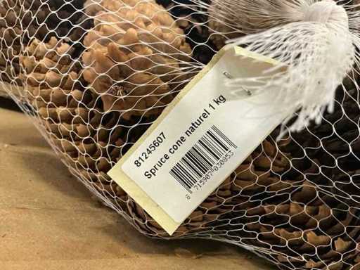 Partij spruce cone naturel 1kg per net (52kg)