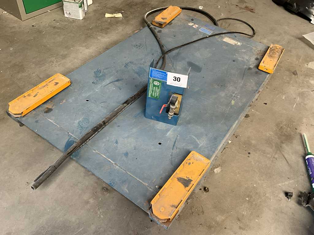 2018 DENSON Herkules K1200m Pneumatic Lifting Platform