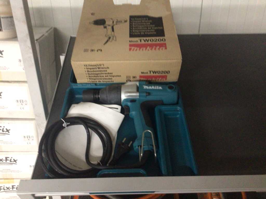 Makita tw0200 impact online wrench