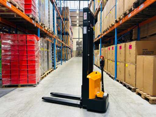 RTE - 2025 - 7862 - Stacker 3.5m