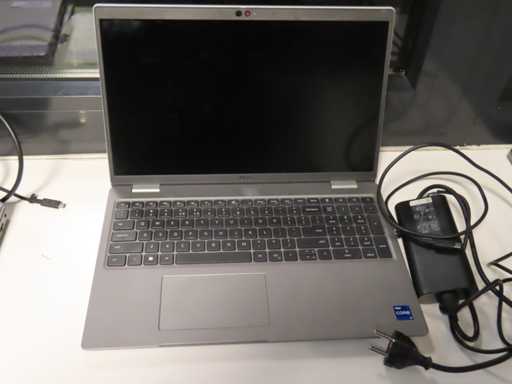 Dell - Precision 3560 - Laptop