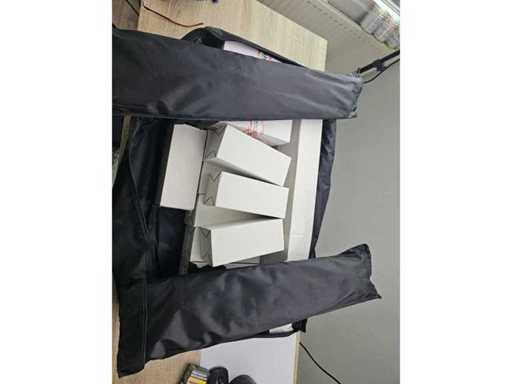 Un lot de 24 de kituri softbox profesionale complete - inclusiv 120 de lămpi (24x)