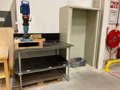 Fer Punching machine for keyholes