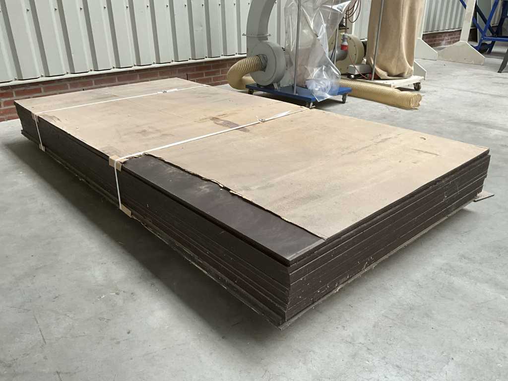 Concrete plywood (12x)