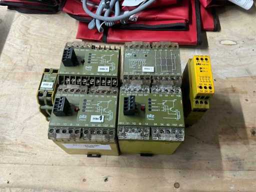 Pilz PNOZ8 Sicherheitsrelais (3x)