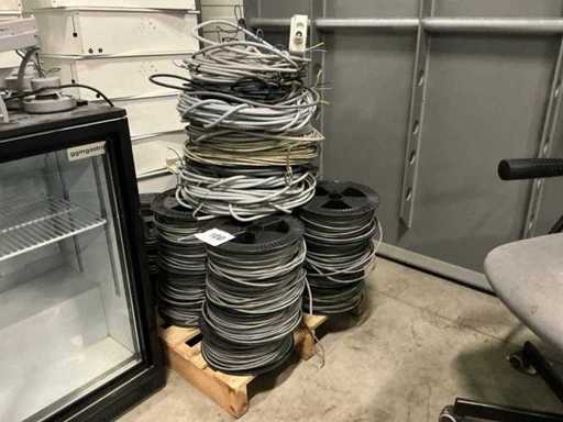 Partij diverse elektriciteitskabels