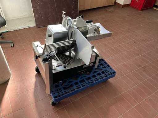 Affettatore di carne con carrello da trasporto