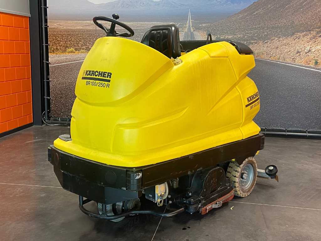 Self-propelled cleaning machine